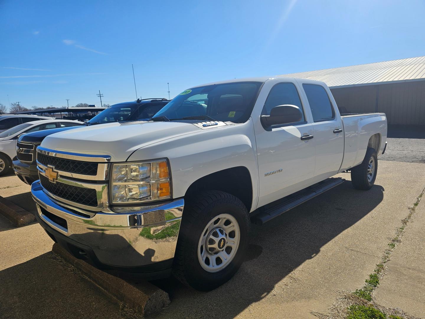 2013 WHITE Chevrolet Silverado 3500HD Work Truck Crew Cab 2WD (1GC4CZCG3DF) with an 6.0L V8 OHV 16V FFV engine, 6-Speed Automatic transmission, located at 533 S Seven Points BLVD, Seven Points, TX, 75143, (430) 255-4030, 32.313999, -96.209351 - Photo#0